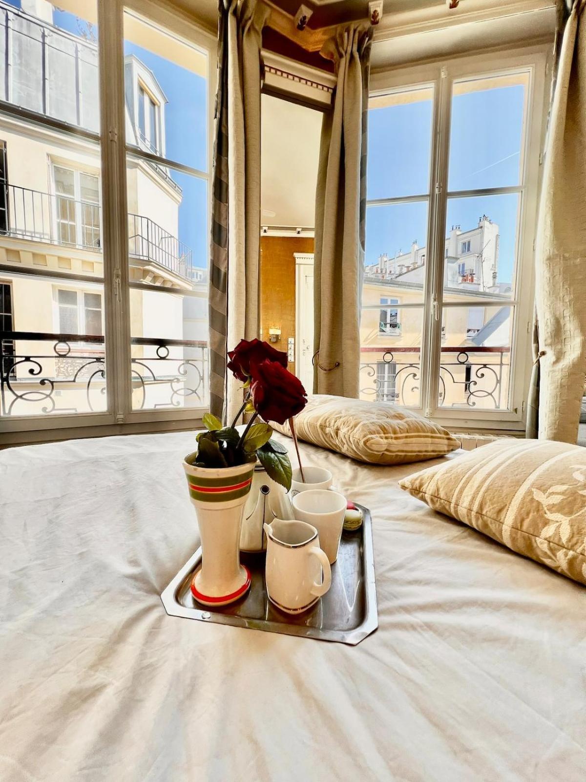 3p Baroque With Rooftop View