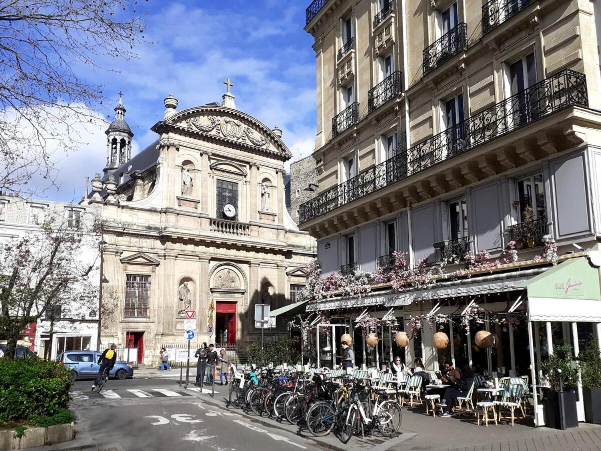 3p Baroque With Rooftop View Parijs