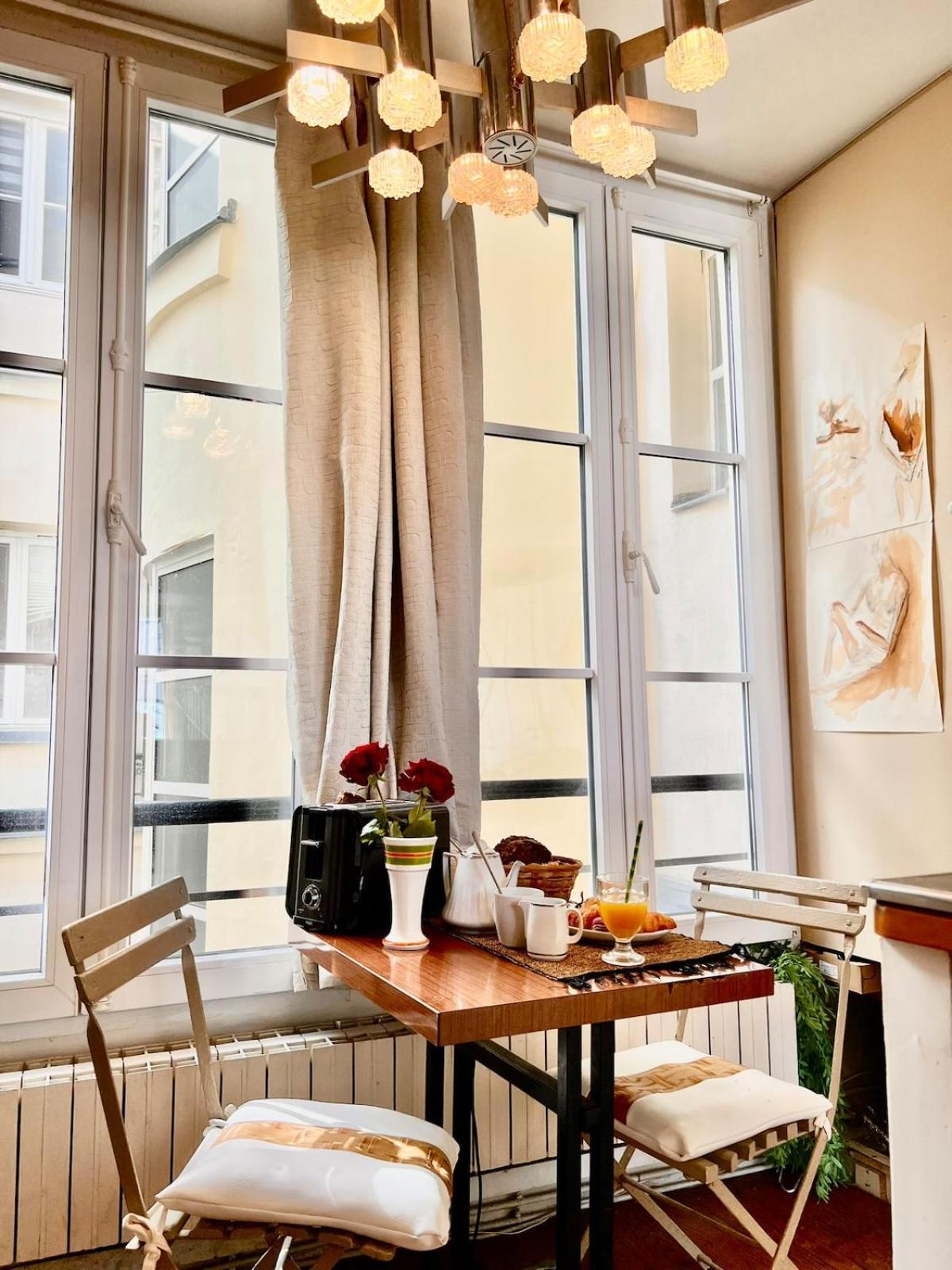 3p Baroque With Rooftop View Appartement Parijs